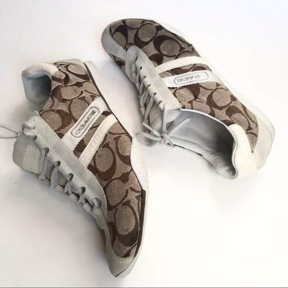 *Katelyn Coach signature shoes* Katelyn signature coach Size 7m used condition. - Picture 4 of 12